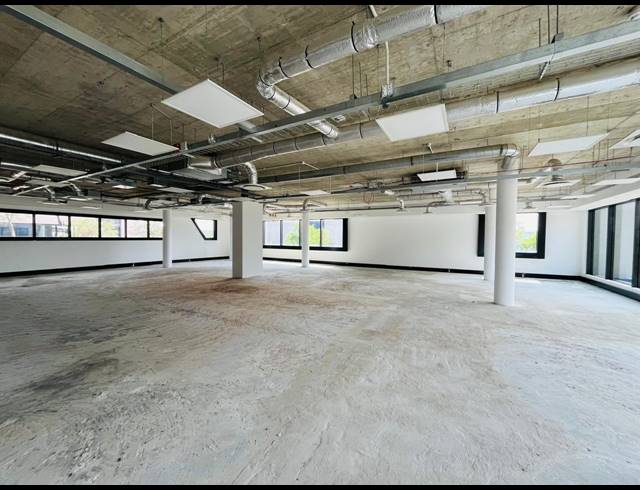 389M² OFFICE TO LET IN WATERFALL